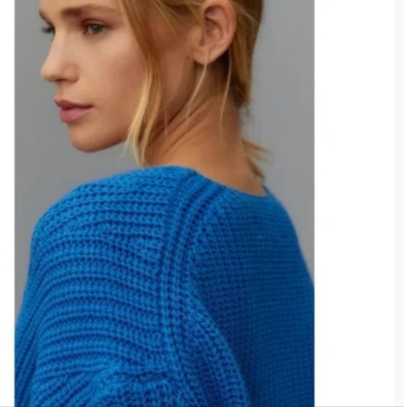 Maeve Vibrant Blue V-Neck Cropped Sweater - Picture 3 of 9